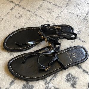 Vince Camuto black patent gold bow sandal 7.5